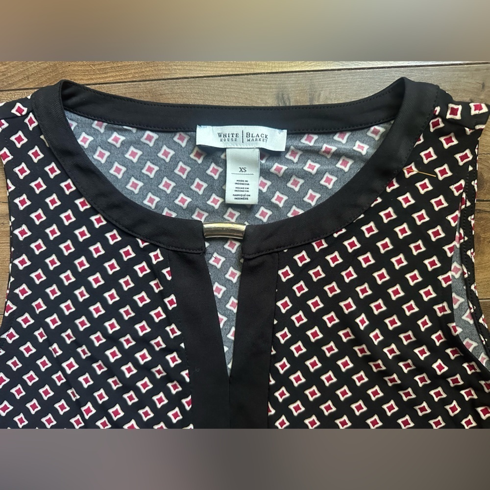 White House Black Market Sleeveless Geometric Blouse XS Workwear Top - Picture 5 of 8